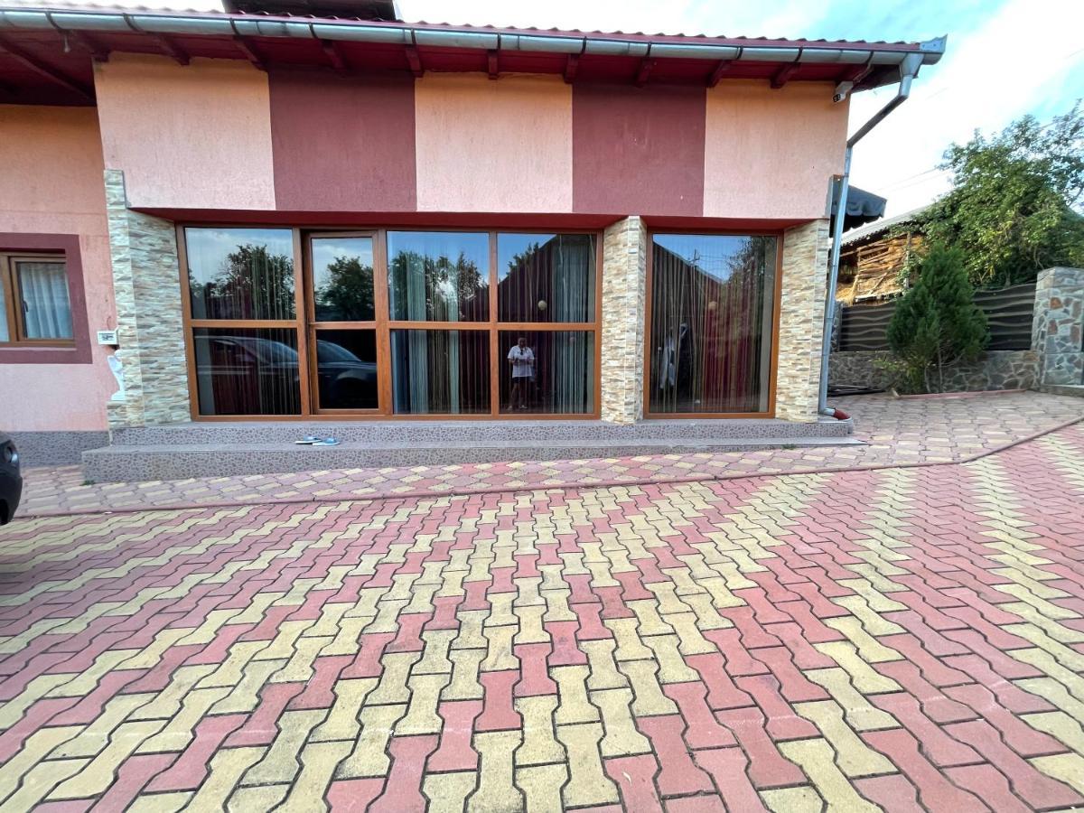 Pensiunea Colt De Rai Corbi ภายนอก รูปภาพ