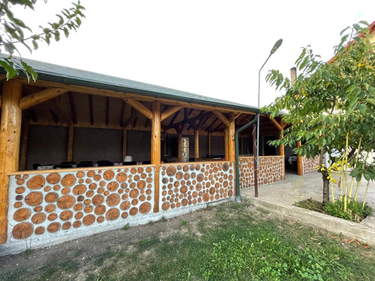 Pensiunea Colt De Rai Corbi ภายนอก รูปภาพ